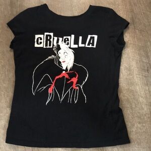 Large Disney Cruella black short sleeve t shirt